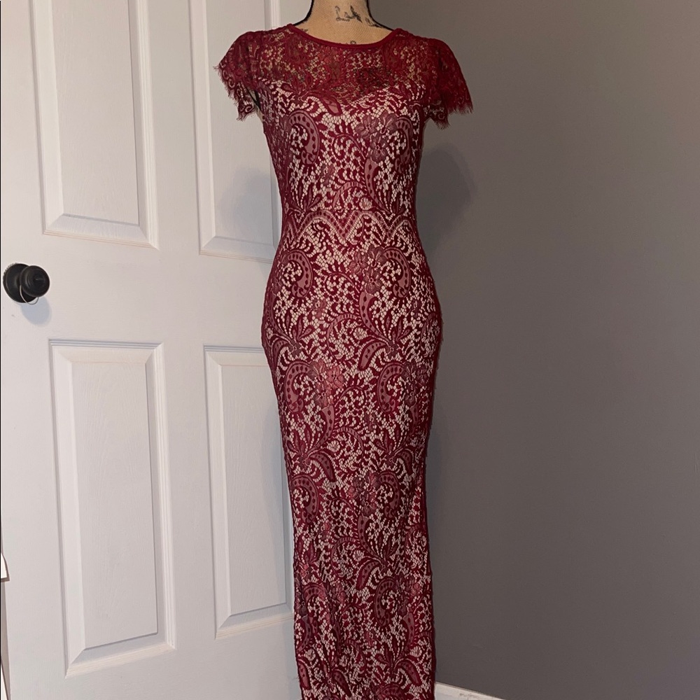 Elegant Red Lace Evening Dress